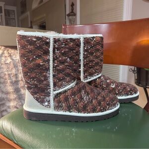 Like New Reversible Sequin Uggs- Size 10